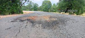 The under-construction road worth crores has been uprooted, the quality is exposed, the officer said that after uprooting the road, the contractor will build it again.