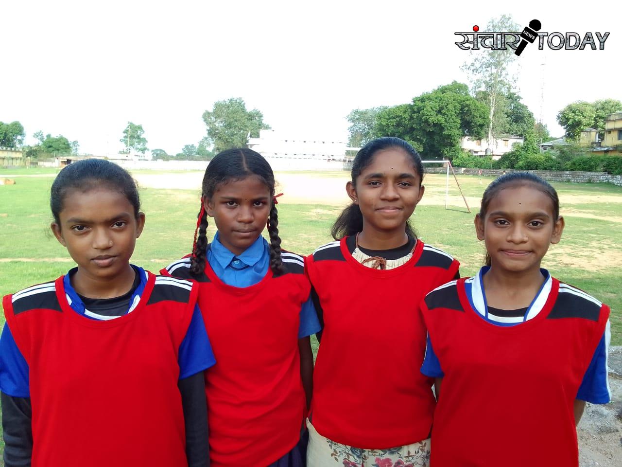 Daundi girls selected in state level football team