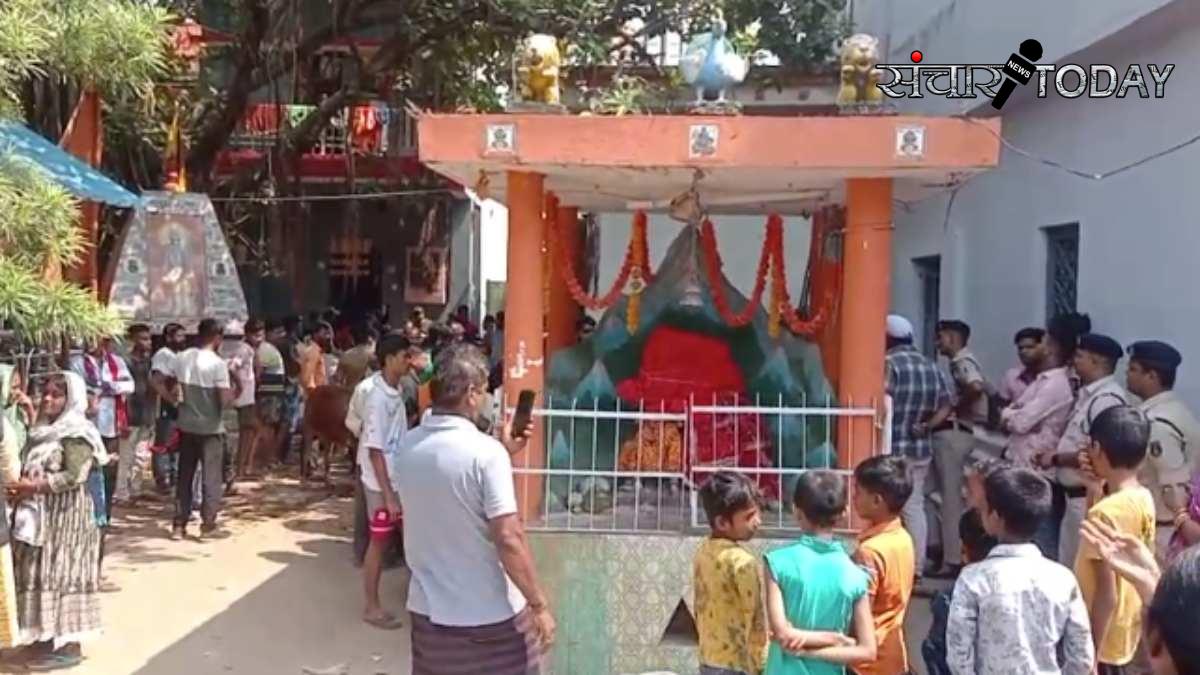 Miscreants destroyed the idol of Lord Shankar-Parvati