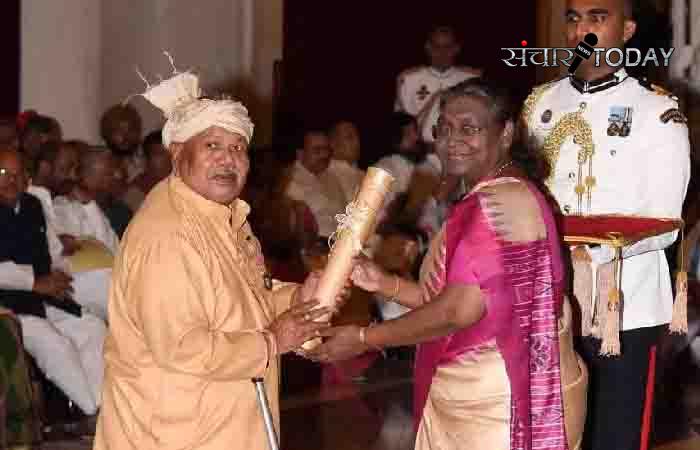 Hemchand Manjhi honored with Padmashree award