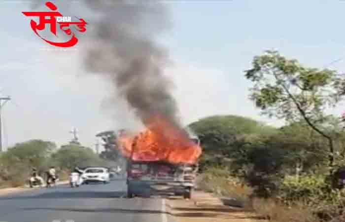 खरोरा-आरंग मार्ग पर भयंकर हादसा टला: ट्रक में लगी भीषण आग, केबिन जलकर खाक